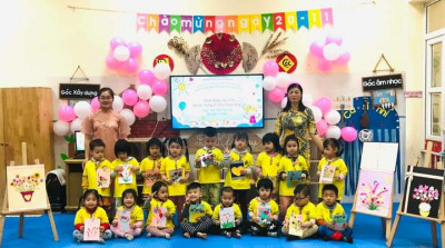Bé trang trí bưu thiếp tặng cô nhân ngày Nhà Giáo Việt Nam 20-11