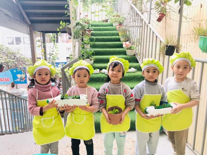 Mùa Xuân - Bé đi gieo mầm cây xanh- gieo mầm yêu thương để gặt hạnh phúc