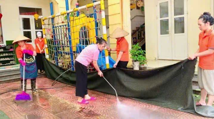 Đội ngũ CB-GV-NV của Nhà trường luôn mong muốn mang tới môi trường xanh- sạch- an toàn cho các bé