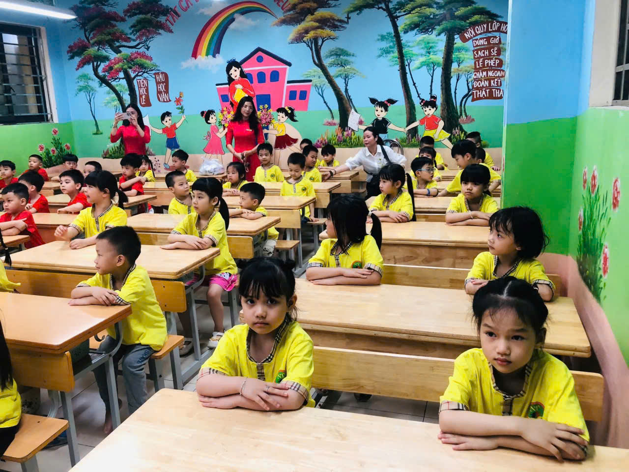 Hoạt động thăm quan trải nghiệm của các con lớp 5 tuổi tại trường Tiểu học Nguyễn Trãi